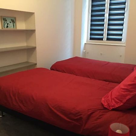 Gite De Madeleine Arbois Bagian luar foto